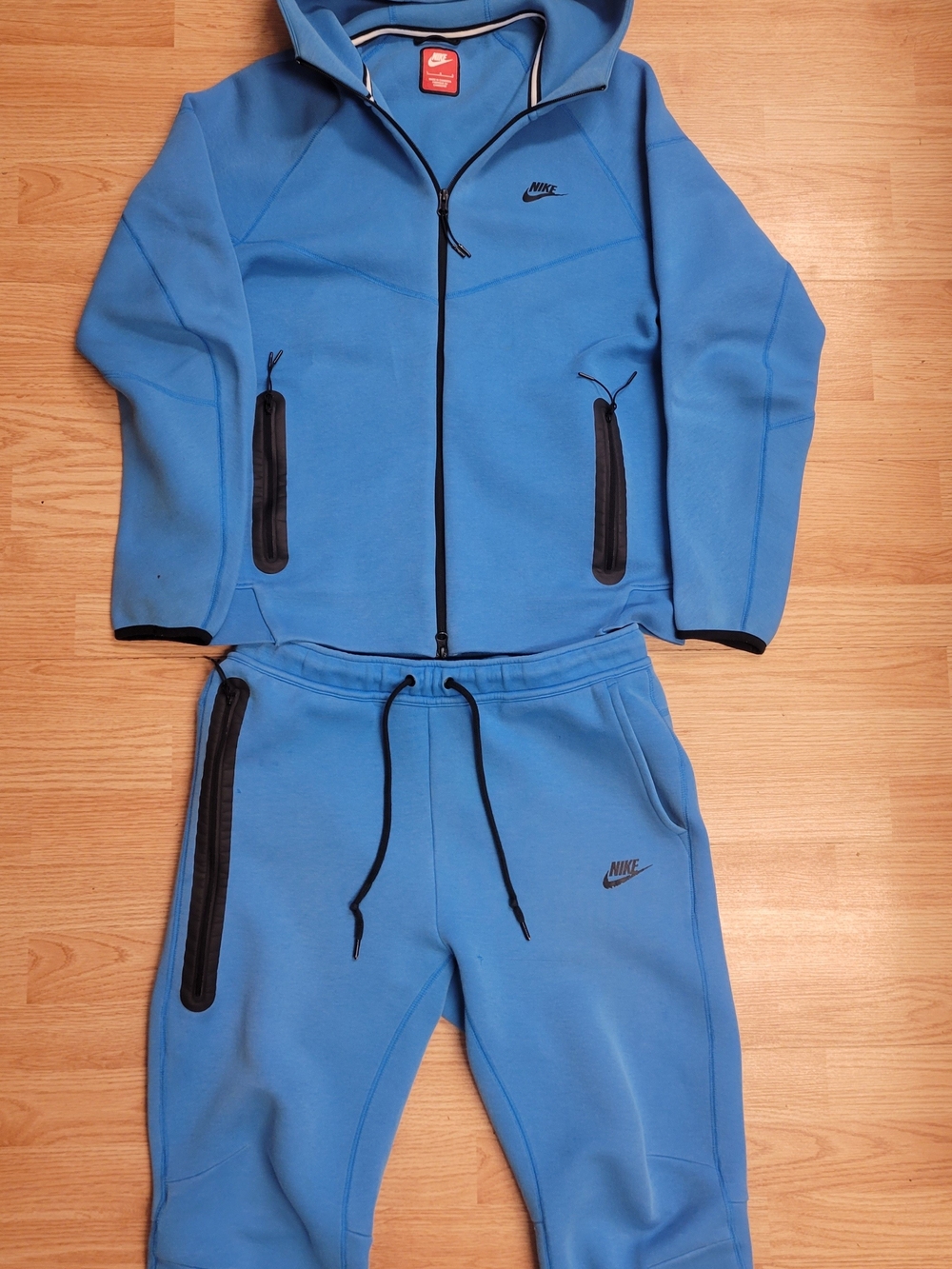 Nike Men's Light Blue Hooded Jacket & Jogger Set